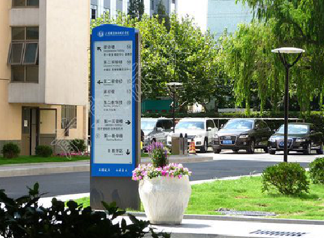 津市哪些因素影响宣传栏的制作？